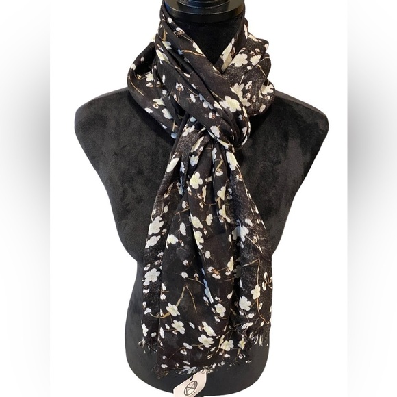 Onam In Bloom  Black Floral Scarf Women's One Size - NWT - Picture 1 of 10